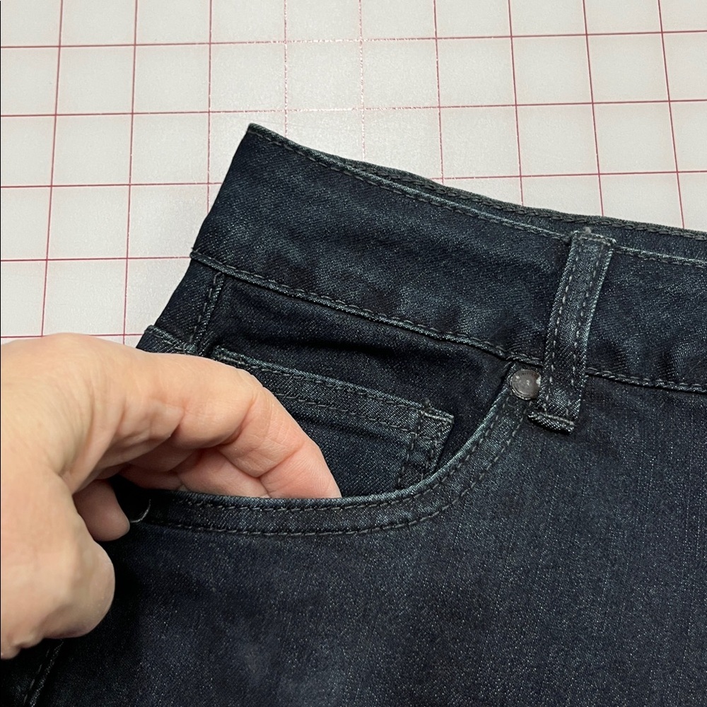 AVENUE NWT Casual Weekend Work Deluxe Stretch Dark Wash Bootcut Denim Jeans 16P - Picture 4 of 16